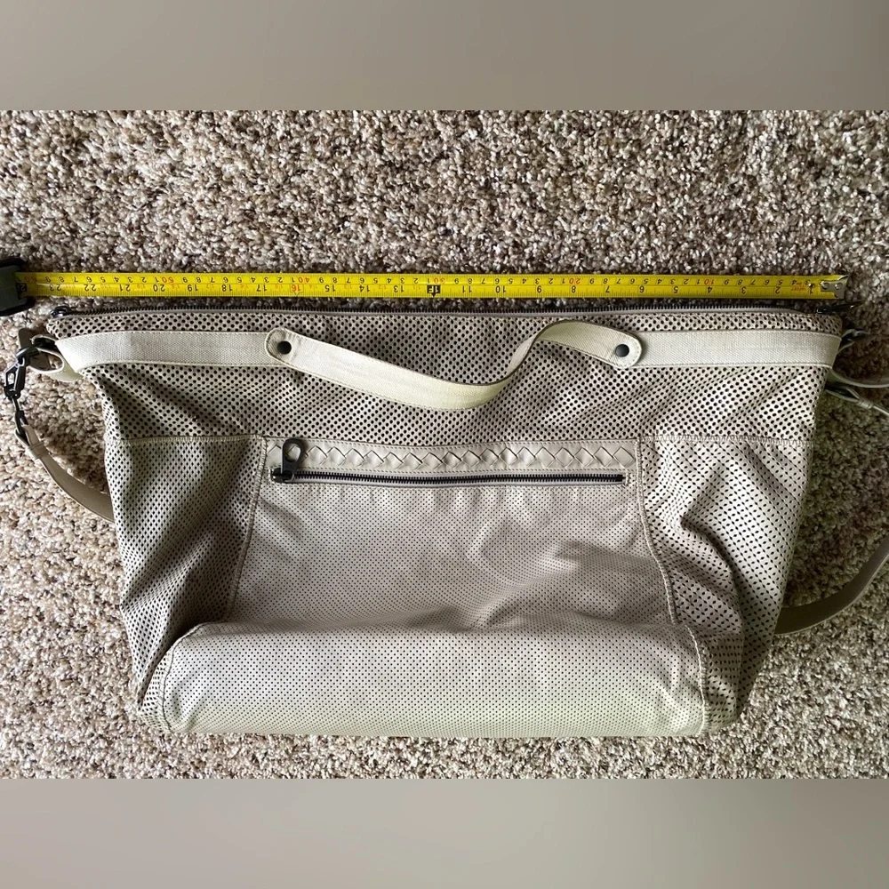 Bottega Veneta Intrecciato duffle Bag Shoulder beige leather quiet Luxury